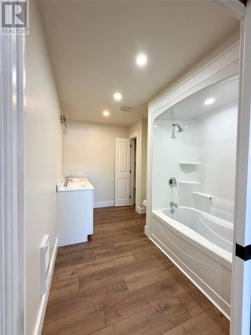 1 Douglas Street — photo 15 of 28