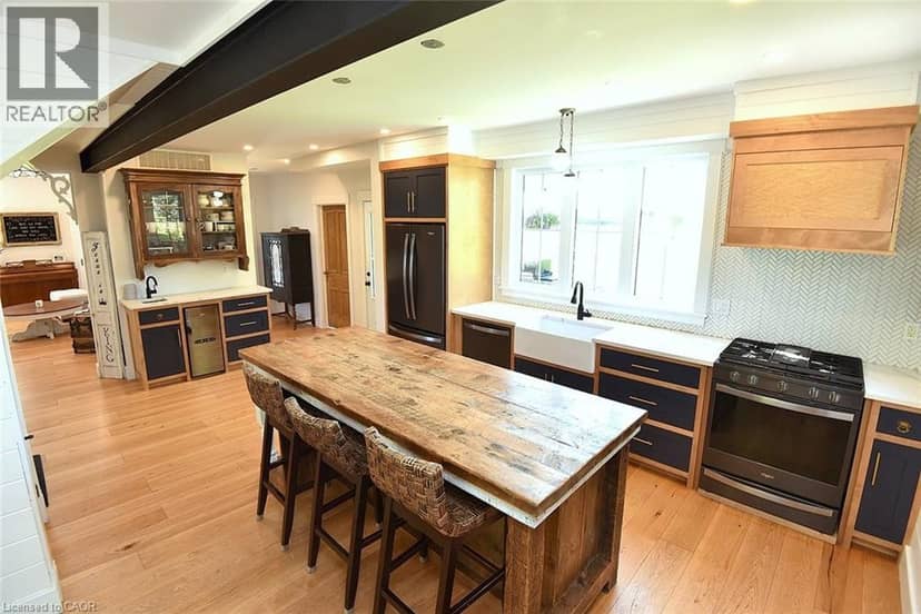 335 Haldimand Rd 12 — photo 9 of 40