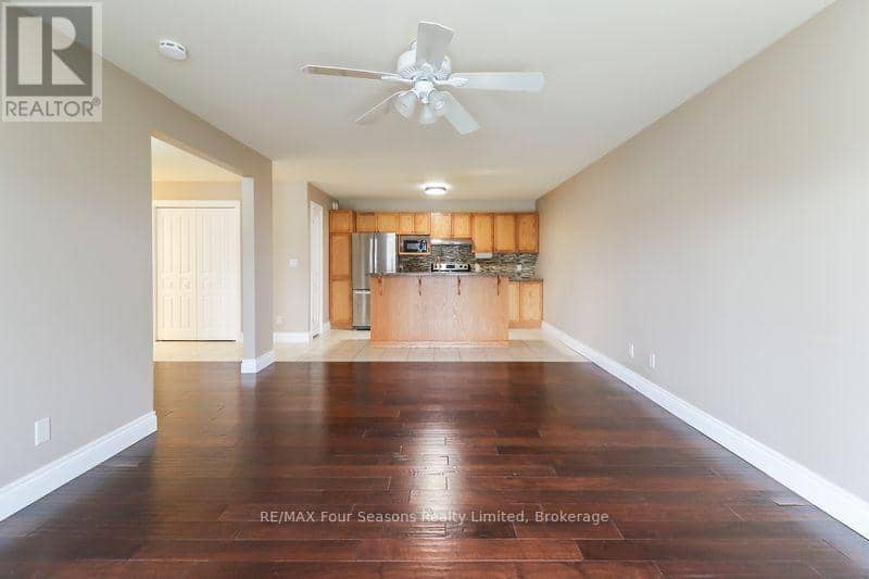 101 - 435 Walnut Street — photo 13 of 30