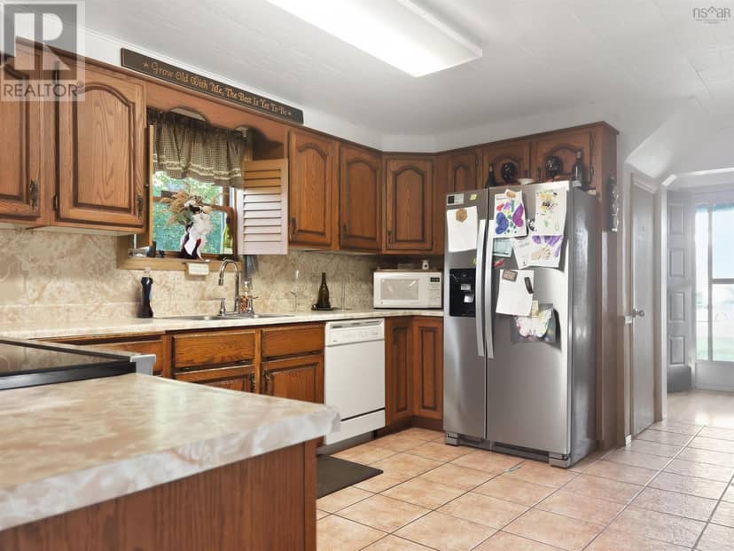 61 Jenks Avenue — photo 18 of 40