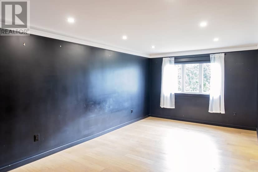 6 Cabot Road — photo 16 of 40