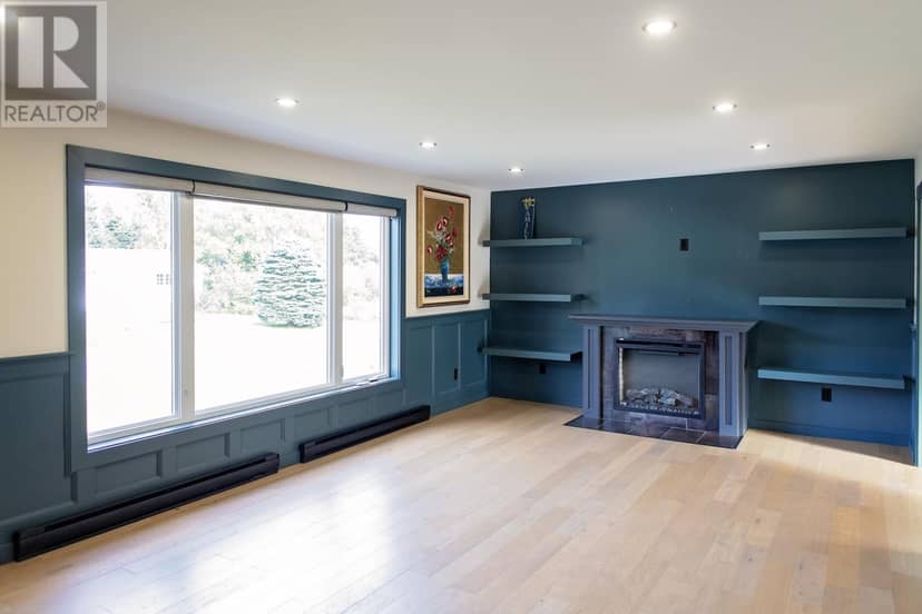 6 Cabot Road — photo 3 of 40