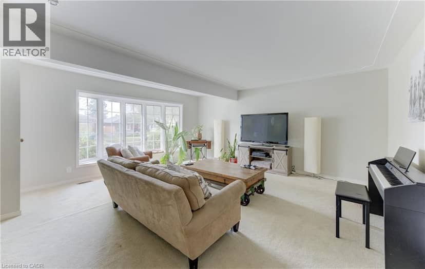133 CORNELL Avenue — photo 4 of 40