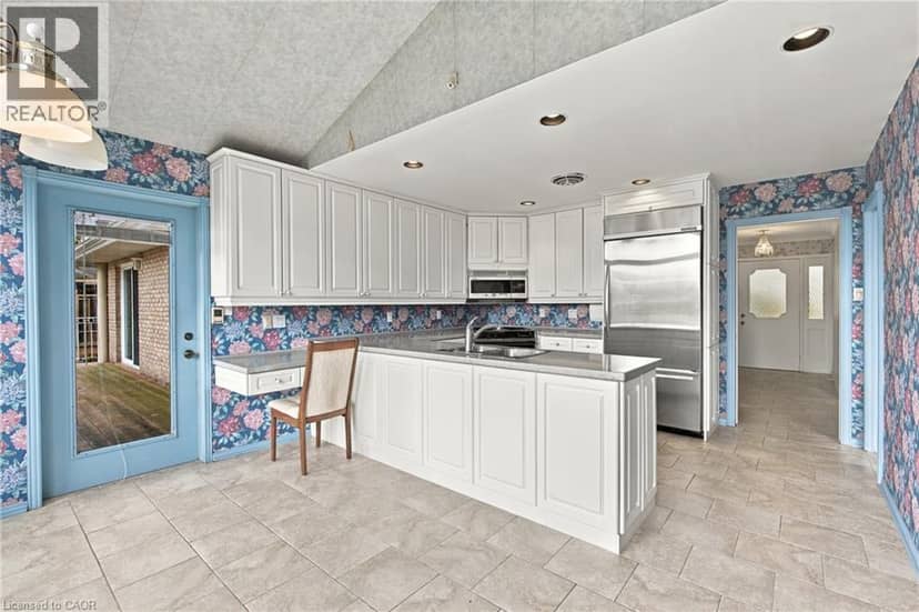 26 LESLIE Drive — photo 16 of 40