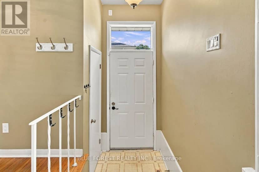 407 Vermont Avenue, London South, photo 5