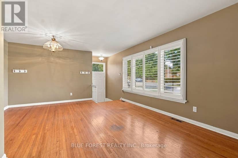 407 Vermont Avenue — photo 9 of 40