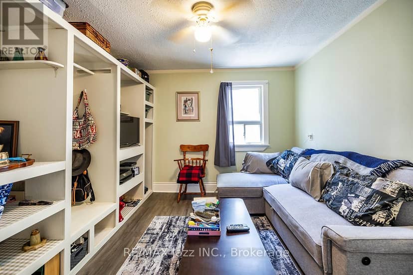 162 College Avenue — photo 11 of 24