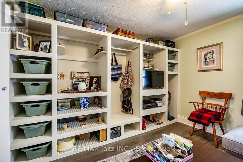 162 College Avenue — photo 12 of 24