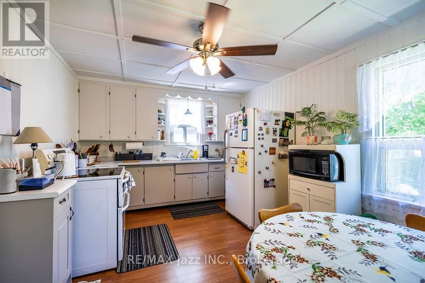 162 College Avenue — photo 14 of 24