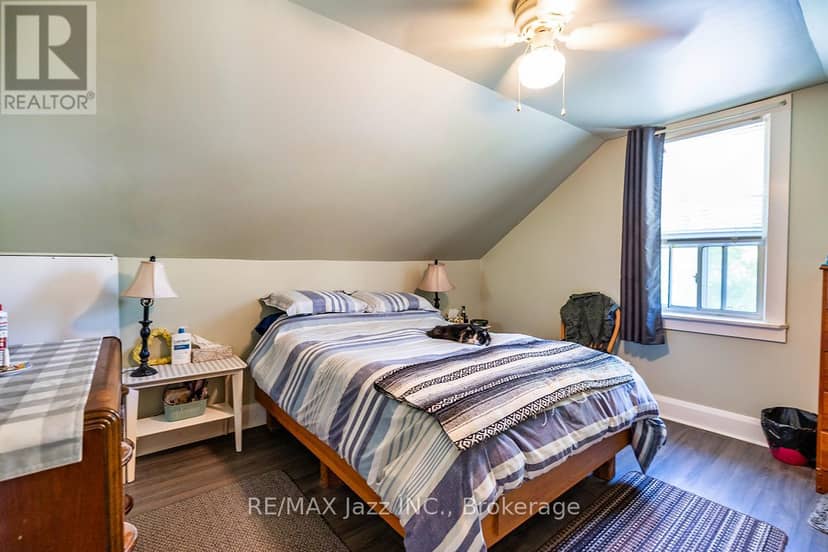 162 College Avenue — photo 17 of 24
