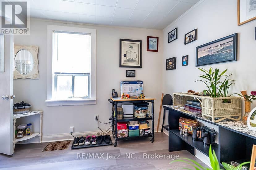 162 College Avenue — photo 6 of 24