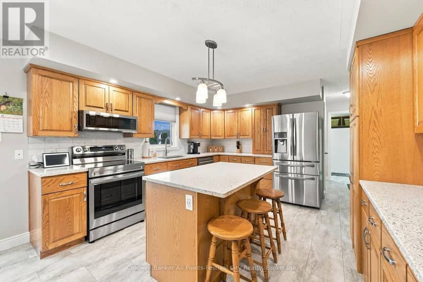 130 Brimicombe Crescent — photo 10 of 40