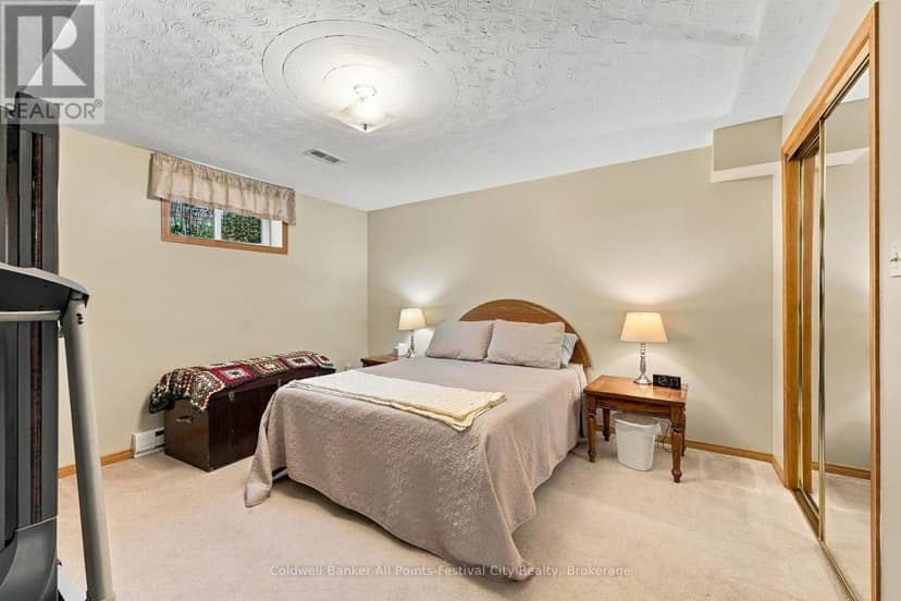 130 Brimicombe Crescent — photo 32 of 40
