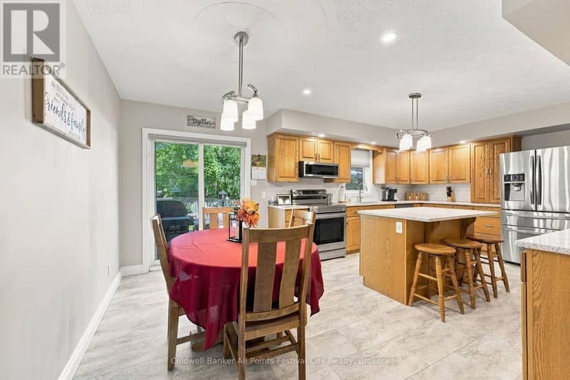 130 Brimicombe Crescent — photo 9 of 40