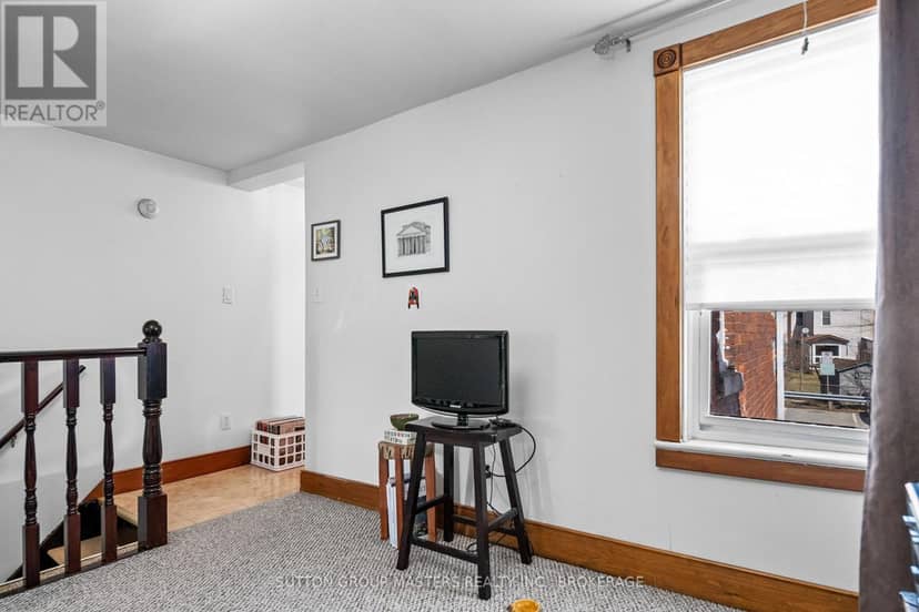 143-145 Ordnance Street — photo 15 of 40
