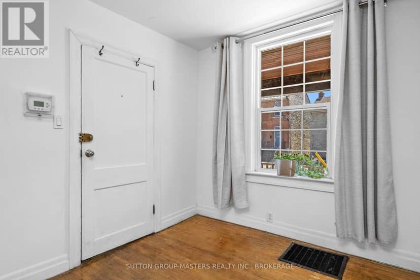 143-145 Ordnance Street — photo 24 of 40