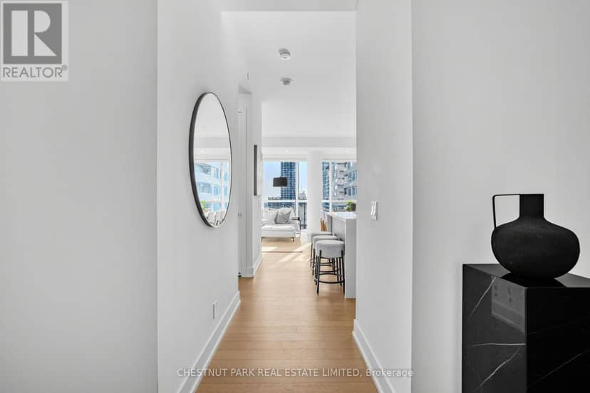 1802 - 11 Lillian Street, Toronto, photo 8