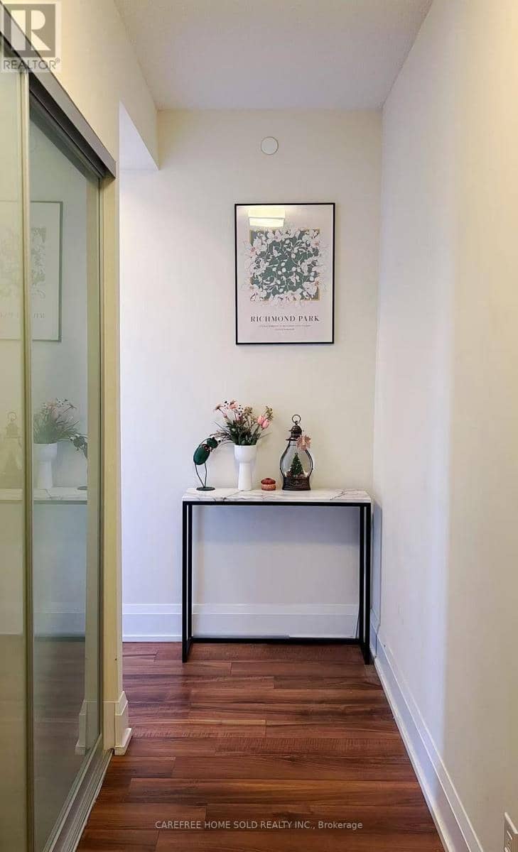 527 - 120 Harrison Garden Boulevard — photo 11 of 23