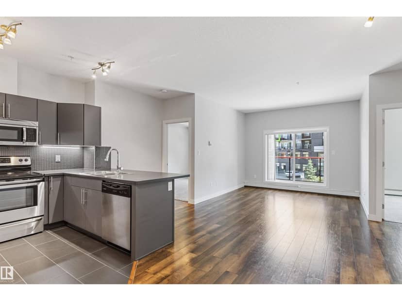 #210 10611 117 ST NW, Edmonton, photo 6
