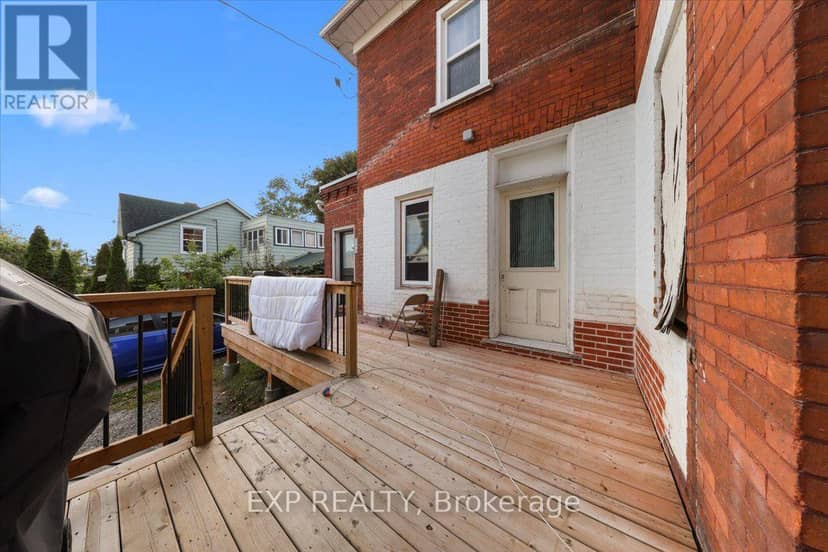 110 Chambers Street, Smiths Falls, photo 4
