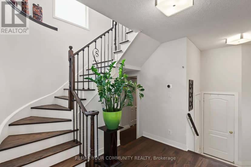 21 English Oak Drive — photo 4 of 24