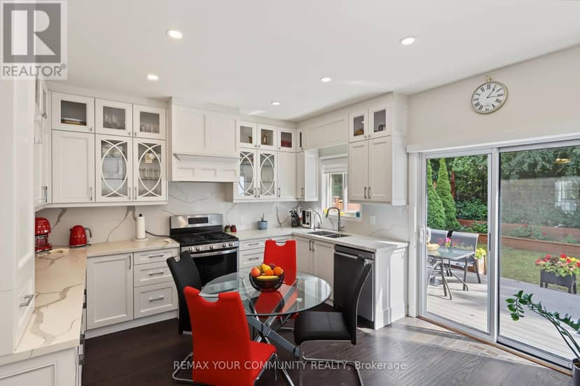 21 English Oak Drive — photo 8 of 24