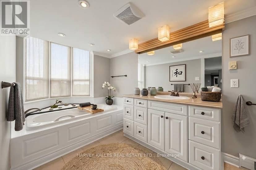 1101 - 58 Church Street — photo 13 of 26