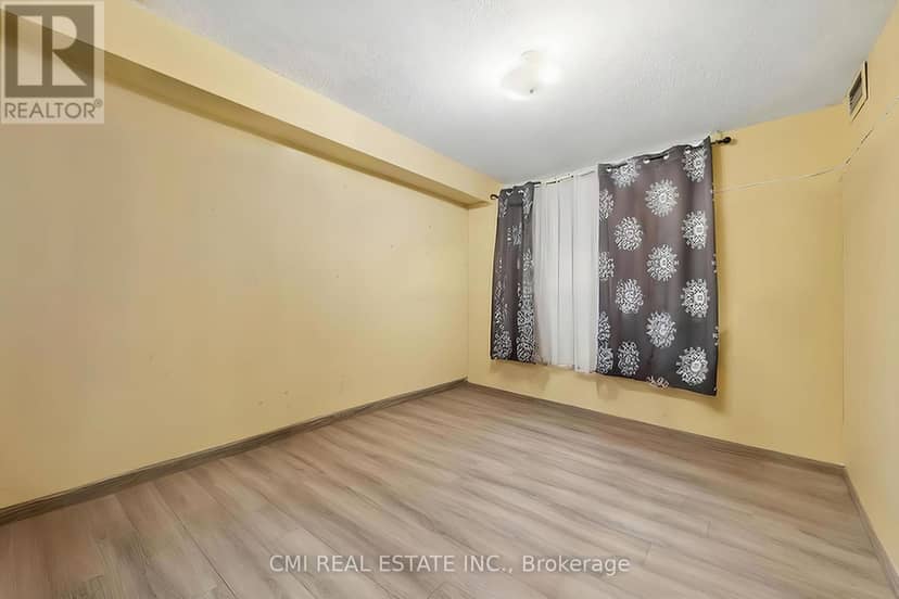 308 - 3 Lisa Street — photo 36 of 40