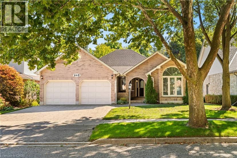648 BAYHAMPTON Crescent — photo 1 of 40