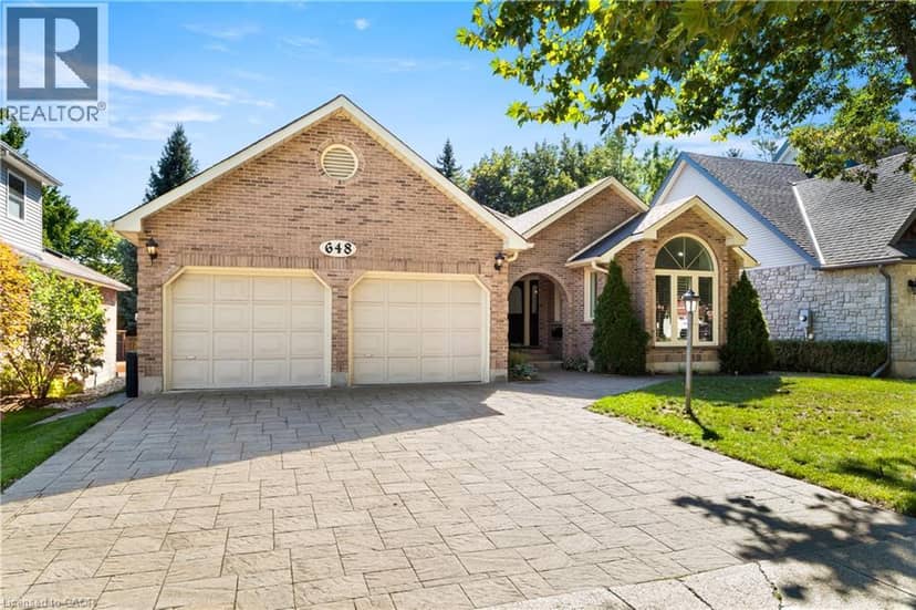 648 BAYHAMPTON Crescent — photo 3 of 40