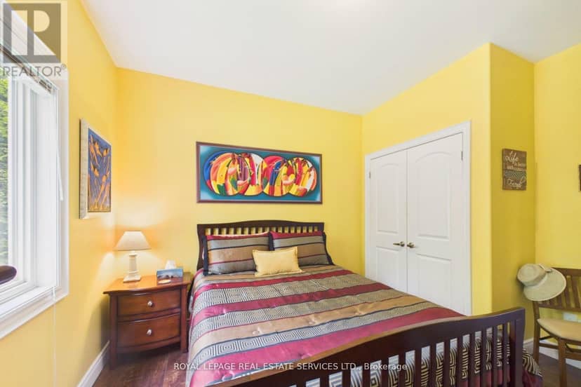 1045 Tower Crescent — photo 20 of 40