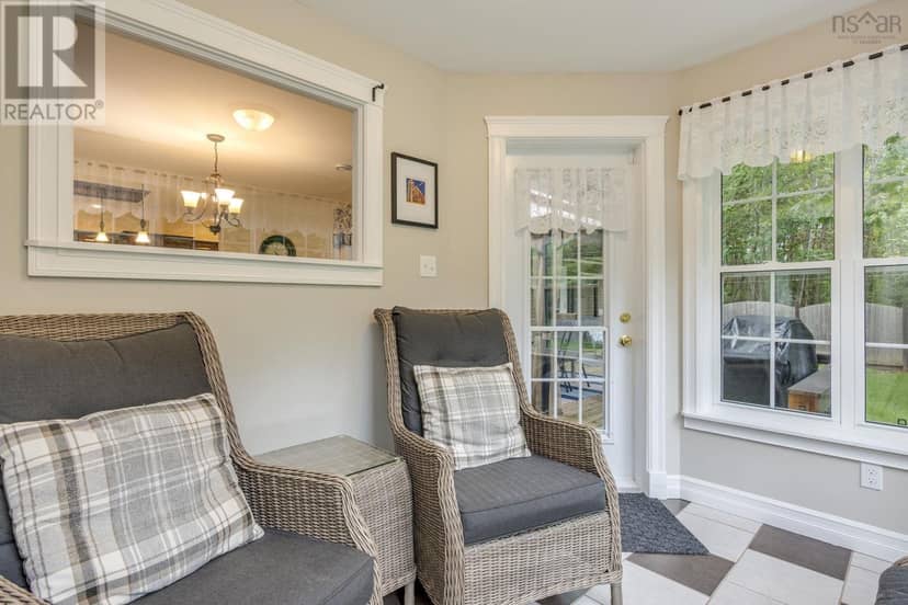 1460 Bridge Street — photo 17 of 40