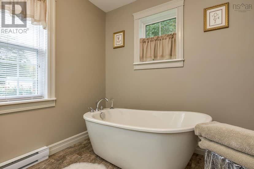 1460 Bridge Street — photo 30 of 40