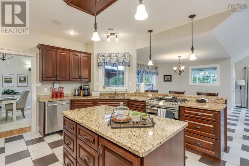 1460 Bridge Street — photo 11 of 40
