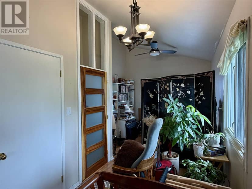 50 Hutchison AVE — photo 18 of 32