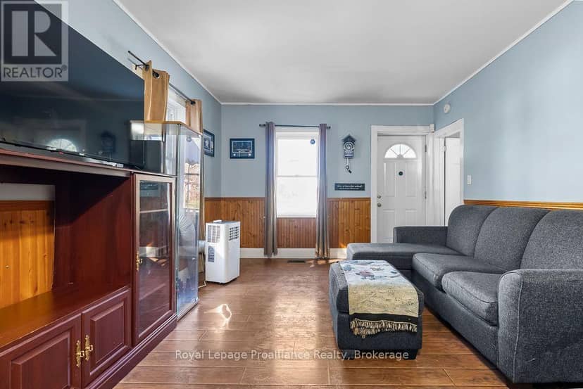 151 Stanley Street — photo 4 of 31