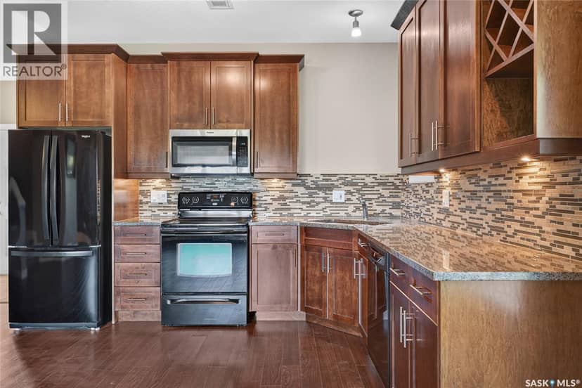 16 215 Hampton GREEN — photo 10 of 40