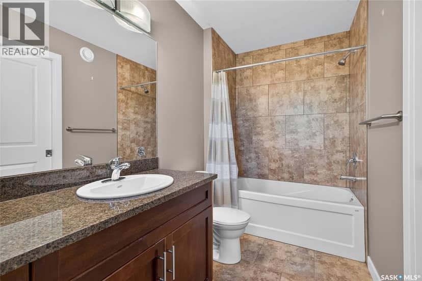 16 215 Hampton GREEN — photo 32 of 40