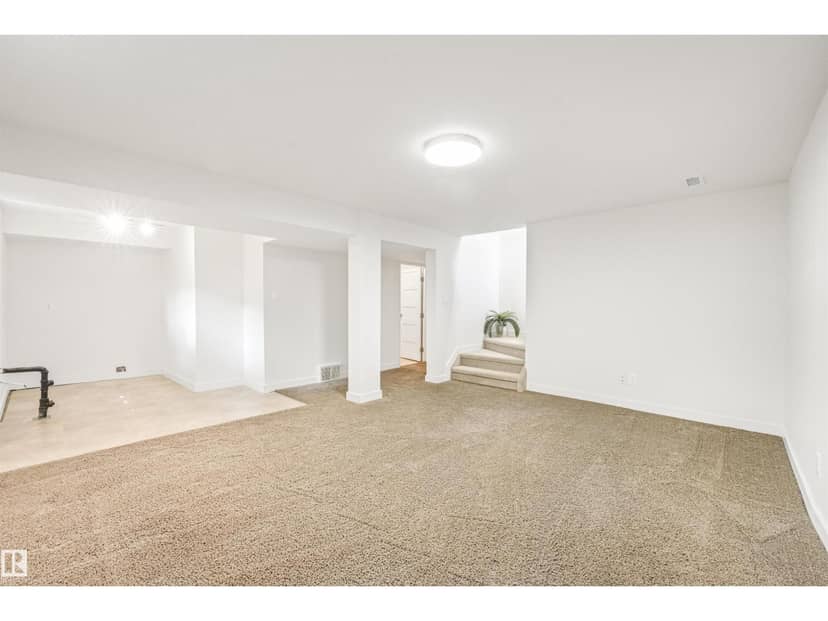 8212 148 ST NW NW — photo 35 of 40