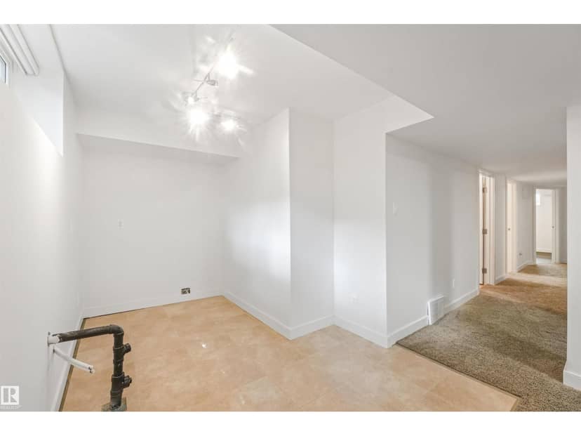 8212 148 ST NW NW — photo 37 of 40