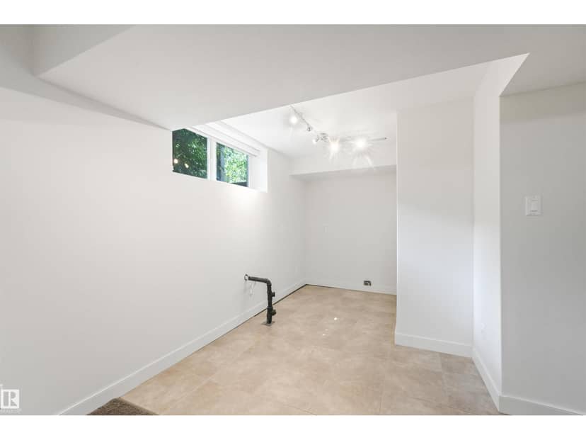 8212 148 ST NW NW — photo 38 of 40