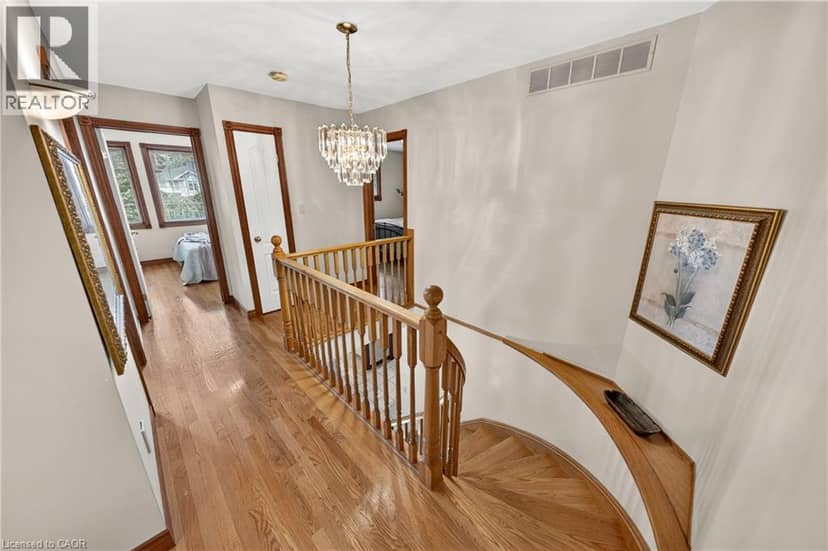 52 ARCHWOOD Crescent — photo 26 of 40