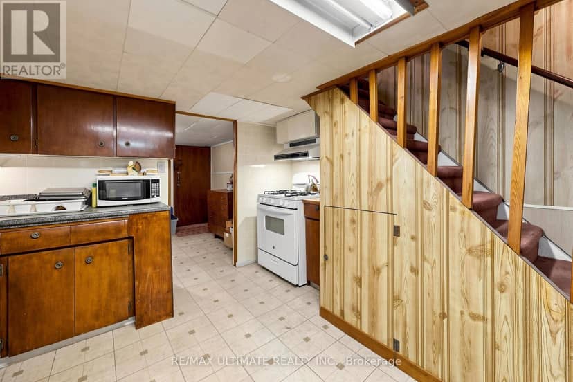 494 Oakwood Avenue W — photo 27 of 33