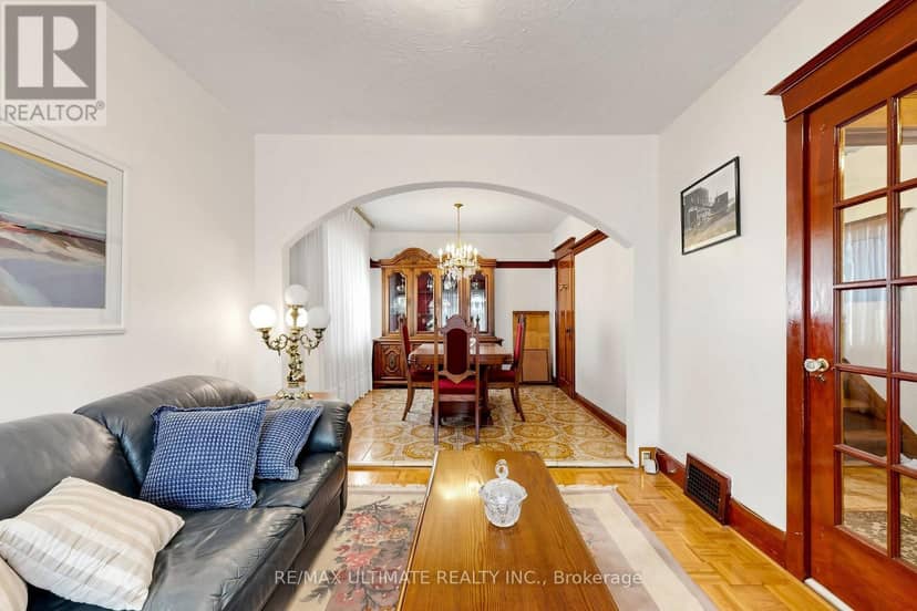 494 Oakwood Avenue W — photo 5 of 33