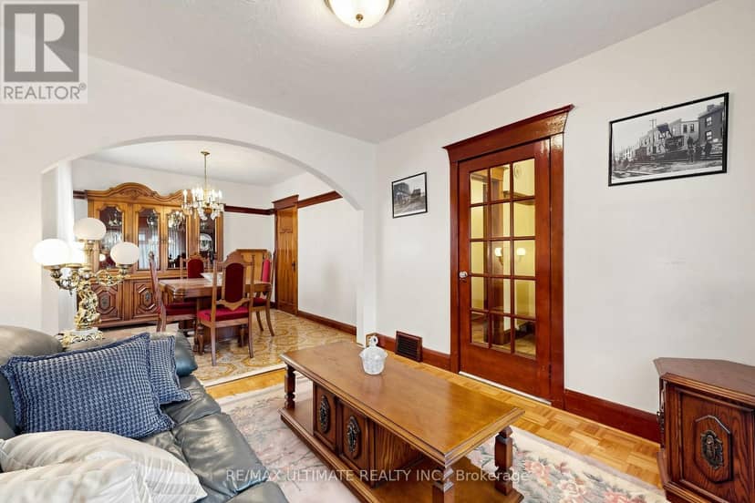 494 Oakwood Avenue W — photo 6 of 33