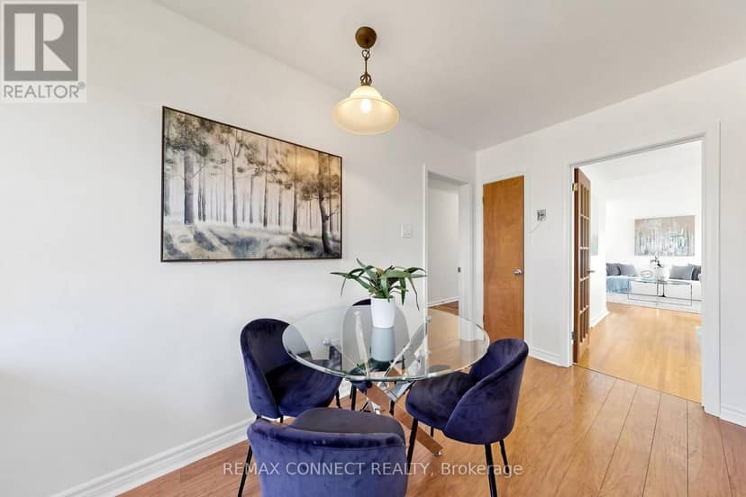 15 Grassington Crescent — photo 11 of 31