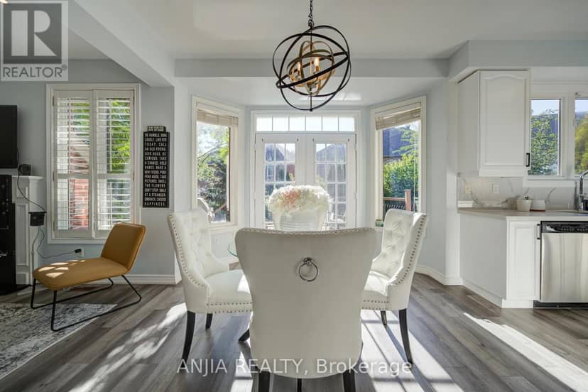 16 Forest Manor Place — photo 12 of 40