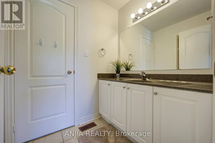 16 Forest Manor Place — photo 36 of 40