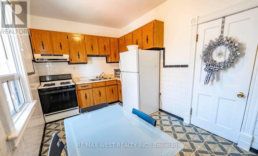 217 Gladstone Avenue — photo 20 of 36
