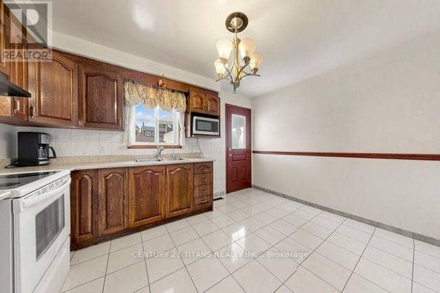 198 A Boon Avenue — photo 10 of 39